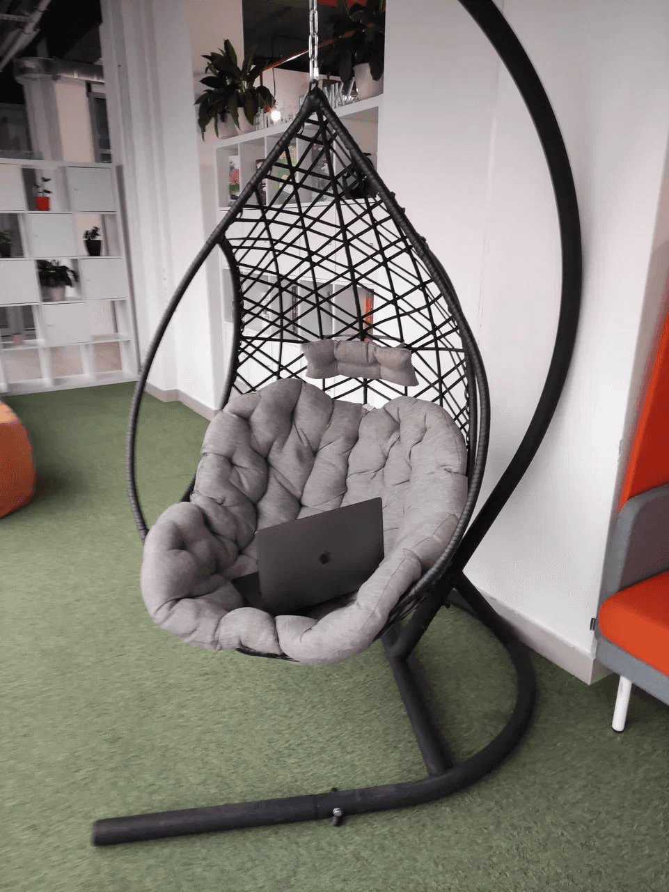 Hanging chair